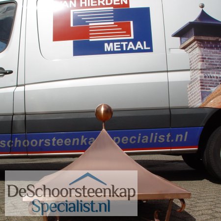 Getoogde schoorsteenkap van koper!